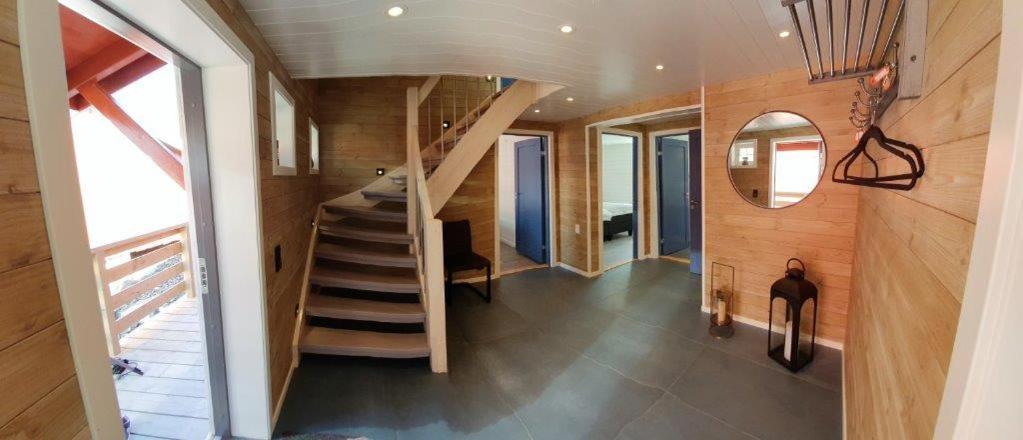 Villa Andoy Vest Rorbuer Reine Exterior foto