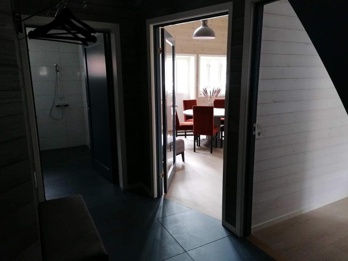 Villa Andoy Vest Rorbuer Reine Exterior foto