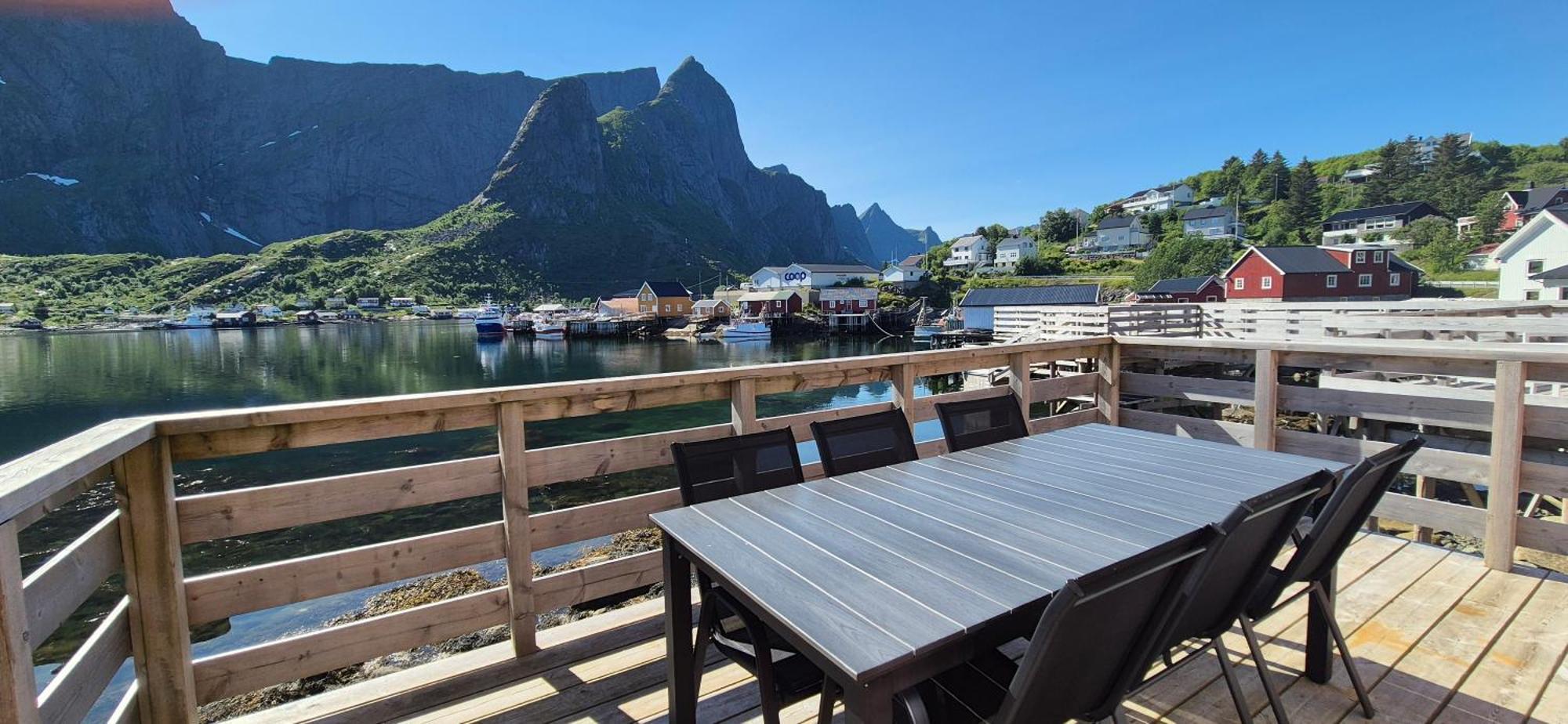 Villa Andoy Vest Rorbuer Reine Exterior foto